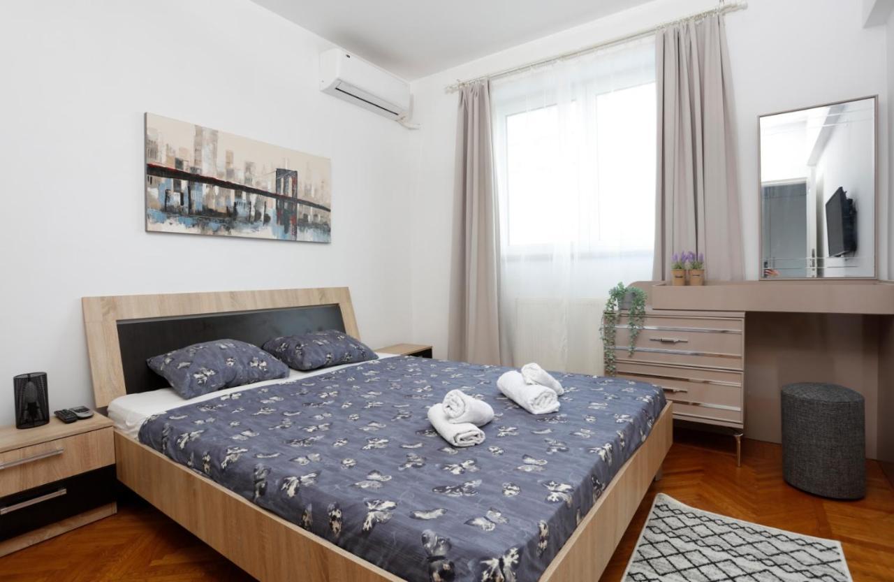 Rico'S 3 Bedroom City Center Apartment 부쿠레슈티 외부 사진