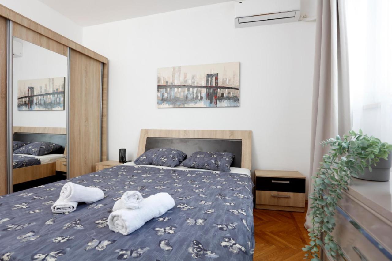 Rico'S 3 Bedroom City Center Apartment 부쿠레슈티 외부 사진