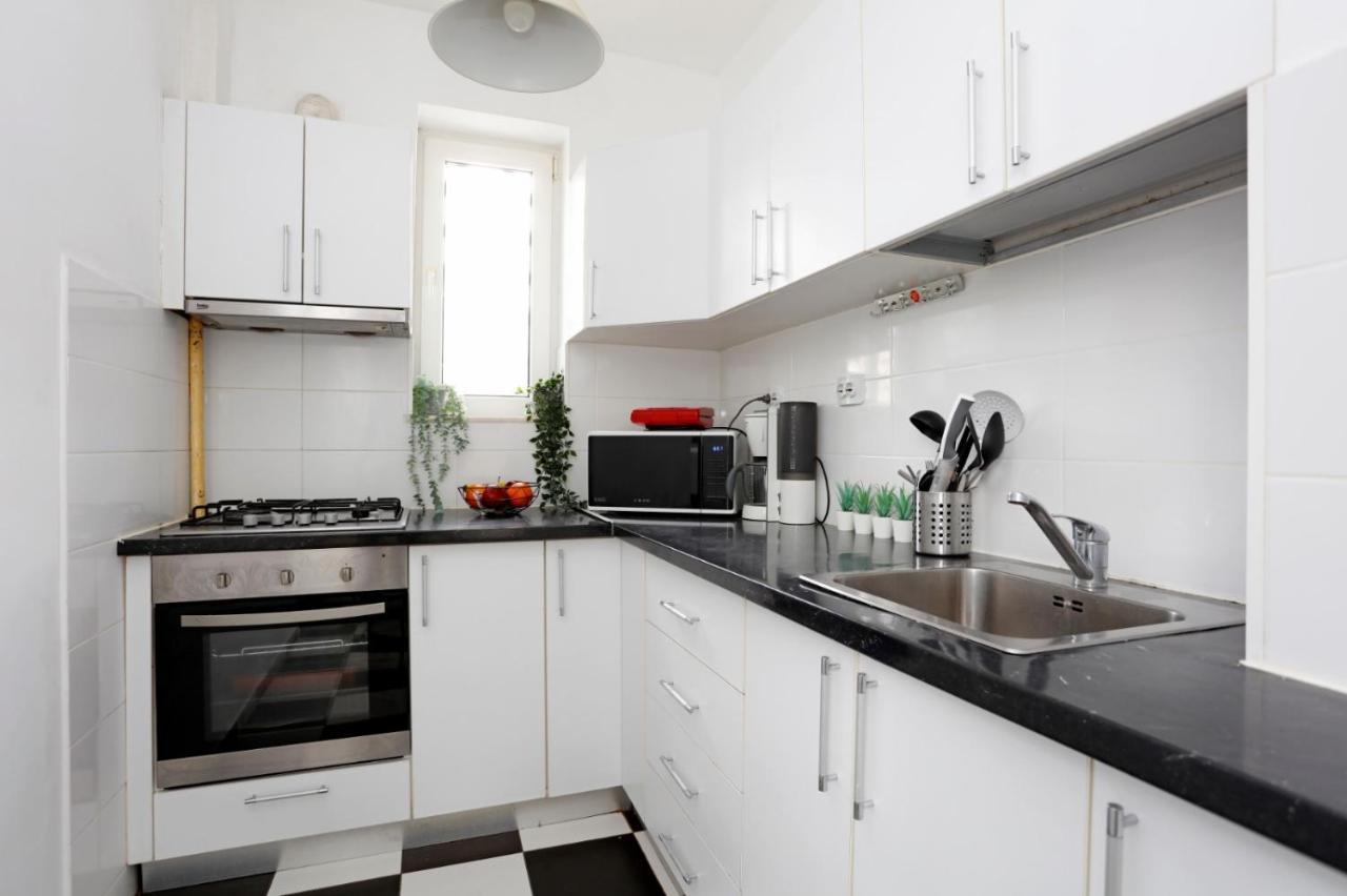 Rico'S 3 Bedroom City Center Apartment 부쿠레슈티 외부 사진